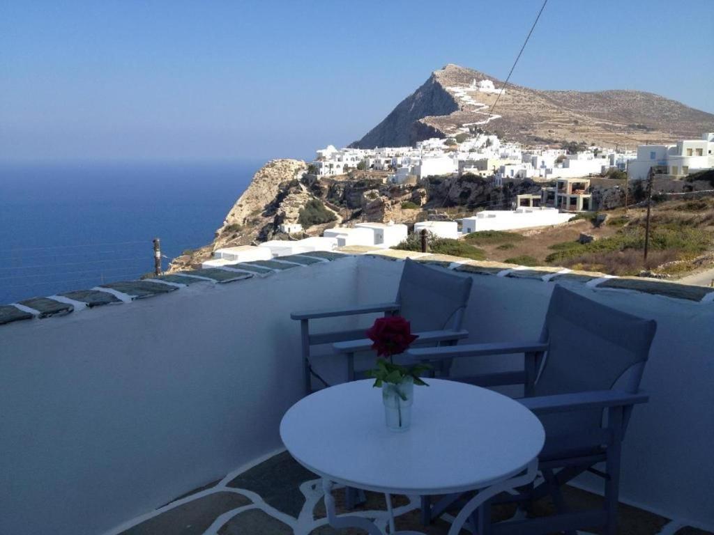 Kifines Suites Folegandros Town Екстер'єр фото